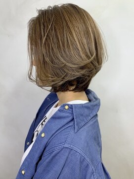 ドアーズ(Door's) 30代40代ショート白髪染めグレイカラーボブ艶栄名駅伏見丸の内