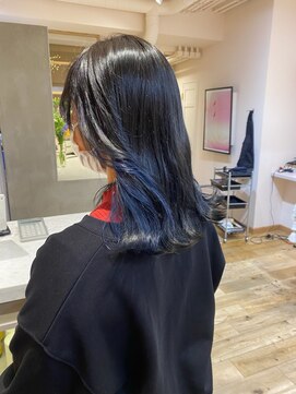 スムーク(smuk) 【smuk/スムーク】インナーカラーブルー/外ハネ