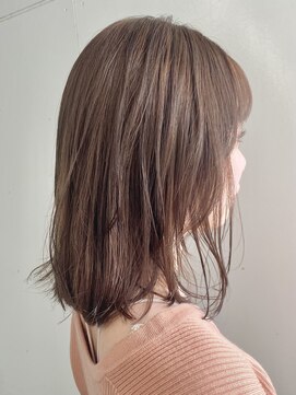 スー 渋谷(suu) グレーベージュオリーブベージュレイヤーカットヘルシースタイル