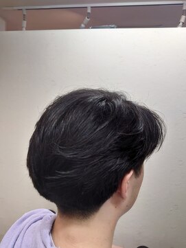 ヴェルデ シンバシ(VERDE SHINBASHI) 七三分け カルマショート ツーブロック バーバースキンフェード