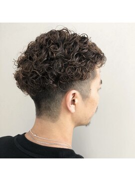 エストアール フクオカ 福岡博多店(est-r. Fukuoka) スラダン「宮城風」ランダムハードパーマ