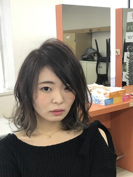 アローズ 新さっぽろサンピアザ店(HELLO'S) ミディアムボブ