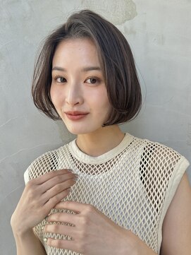 ビュートリアム 南青山(BEAUTRIUM) ショートボブ 顔周りレイヤー イルミナカラー 表参道30代40代