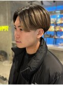 メンズショート　センターパート　ブリーチカラー　10代20代