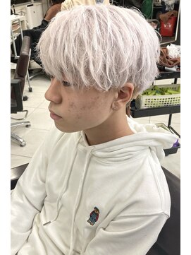 スライバイリアオオサカ(Sly By Ria OSAKA) ホワイトカラー【大阪】【梅田】