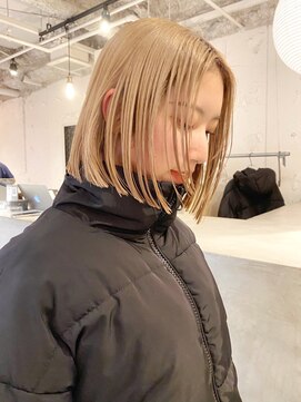 ルーム(Loom.) ハイトーンボブぱっつん前髪ボブミニボブ切りっぱなしボブ