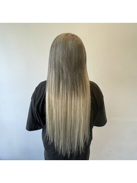 フツーロ 栄(FUTURO) プルエクステ