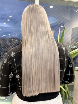 コード 四条河原町駅店(CHORD) ホワイトベージュ／艶ストレートロング