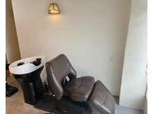 コアフュールコンフェッティ(Colffure Confetti)の雰囲気（ヒーター搭載こだわりのシャンプー台【YUME】採用。）