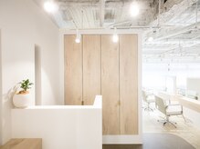 エンタク 新宿三丁目店(enntaku)の雰囲気(新宿/新宿駅/新宿三丁目駅/縮毛矯正/酸性ストレート/顔周り)