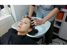 エイチヴィラー(H VILLA)の雰囲気（もたれる様に座れる高級チェアーでリラックス♪）