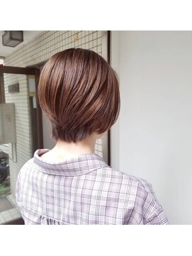 カウチ(Kauti) 丸みショートボブ