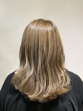 アズール 草加(azule) ペールベージュ ハイライト