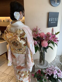 コーティー エイジレス ビューティー KOTEE Ageless Beautyの写真/経験豊富なスタイリストが着付けとヘアセット◎結婚式、お祝い、イベント、成人式など親御さんの着付けも♪