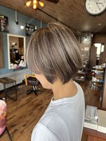 ロイズ ヘアデザイン アンド スパ(LOES) 白髪ぼかしハイライト×デザインカラー×ミルクティーベージュ