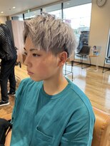 アンソメット 筑後店(UN SOMMET)&nbsp;グレーシルバー　　アップバング　刈り上げマッシュ