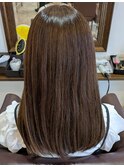 オリーブベージュ