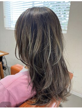 月と風 城東通り店 透け感ヘナカラー～夏のハイライトヘナ～