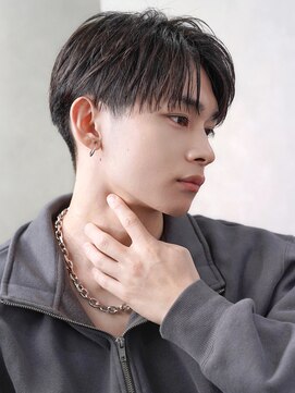 ゼロ 渋谷(XeRo) ツーブロック刈り上げマッシュ"韓国風ナチュラルセンターパート