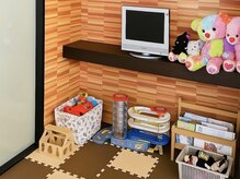 アース 大宮宮原店(HAIR&MAKE EARTH)の雰囲気(キッズスペース有バリアフリー構造で、車椅子でもご来店できます)