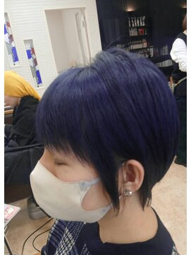 クール ヘアリズム 上田店(COOL Hair rhythm) ネイビーカラーショートヘアー