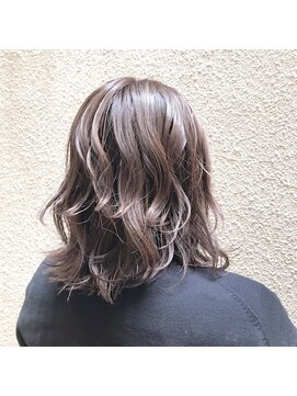 コニ(Coni) ♪Coni♪アッシュ×透明感×大人の女性