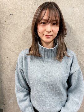 マグノリア オモテサンドウ(MAGNOLiA Omotesando) 透け感ベージュのニュアンスエアリーミディ