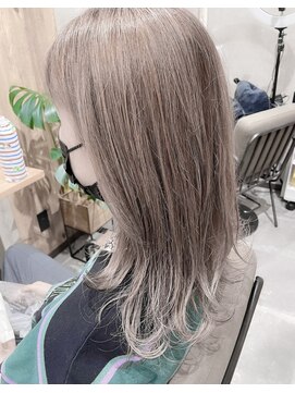 ブルーム(Bloom) ミルクティーベージュBloom【ブルーム/三郷駅】