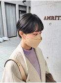 耳掛け黒髪ショートボブ
