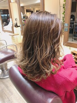 ユーリ(juli) ベージュハイライト