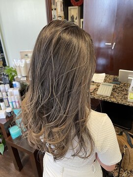 ピークスヘア(peaks hair) バレイヤージュ グラデーションカラー ミルクティー ベージュ系