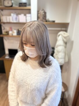 ヘアーホームイロ(Hair Home IRO) ホワイトミルクグレージュ×ミディアムレイヤー
