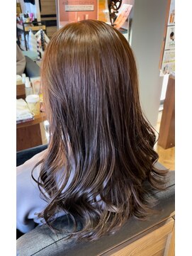 ビューティーワークスループライン(beautyworks LoopLine) 柔らかベージュのレイヤースタイル