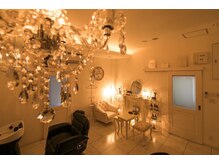 エイジレスサロンリアンジュ(Ageless salon LIANGE)の雰囲気（施術中は心身ともに癒される、優雅なひとときをお楽しみください）