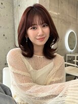 フォンズ(FONS)&nbsp;暖色カラー　外ハネくびれ　外ハネミディアム