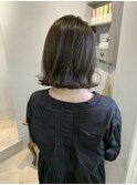 外ハネ切りっぱなしボブ