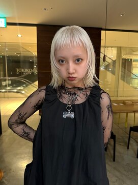 リリック(LYLICK) ホワイトカラー