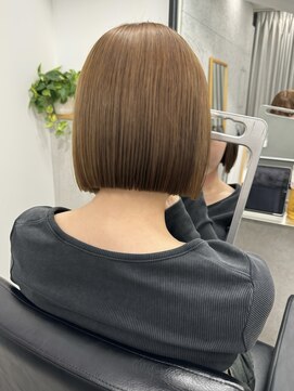 ラフ 立川(Laff) 切りっぱなしボブ 前下がりボブ 縮毛矯正 アッシュカラー