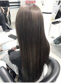 オリーブベージュ