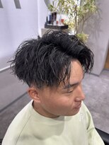 グレイバイニューヨークニューヨーク 京都北大路(Gray by NYNY) 縦落ちツイストスパイラル眉毛センターパートメンズモテる