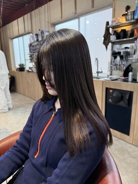 サン(SAN) 女性の憧れのストレートヘアー