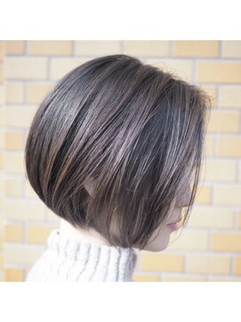 ノエル ヘアー アトリエ(Noele hair atelier) あごラインのミニボブ×アッシュグレー×ハイライト