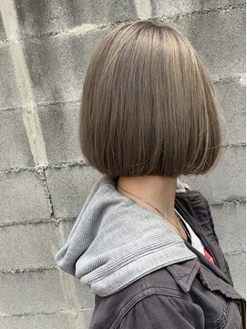 ヘアーアンドスパ アルバス(HAIR&SPA ALBAS) 『ALBAS』プラチナグレージュ×前下がりボブ×グラデーション