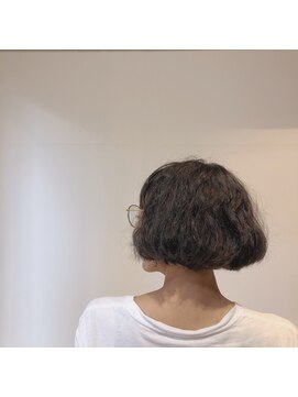 五角髪 海外の田舎娘のようなドライハードパーマ