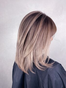 ジゼル(gisele) バレイヤージュ