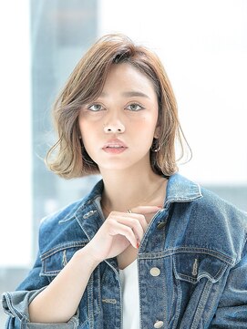 アフロディーテ ギンザ 秋葉原店(APHRODITE GINZA) 外ハネボブ/セクションカラー/ペールベージュ/秋葉原