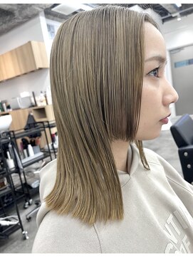 ケプカ(KEPKA) ハイトーン 外ハネ ロブ