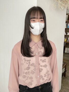 ヘアーアイストゥーレ(HAIR ICI TRE) ロング オリーブグレージュ 顔周りレイヤー 透明感 担当渡辺聖