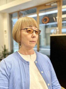 クレス 新宿御苑前(cresc) ベージュショートヘア♪