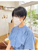 刈り上げショート。